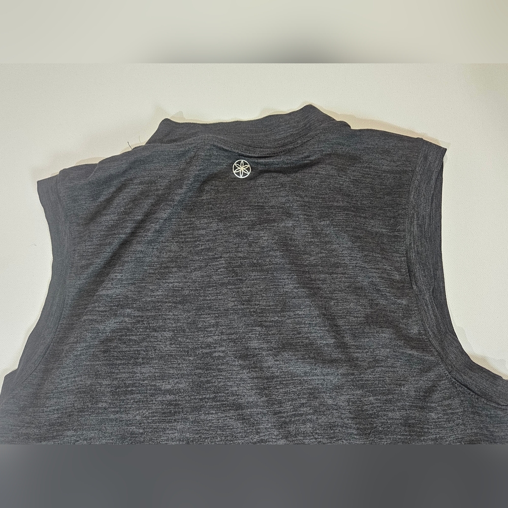 Gaiam Tank Top Medium Grey Athletic Moisture Wicking Sleeveless Workout Shirt‎ - Picture 2 of 7